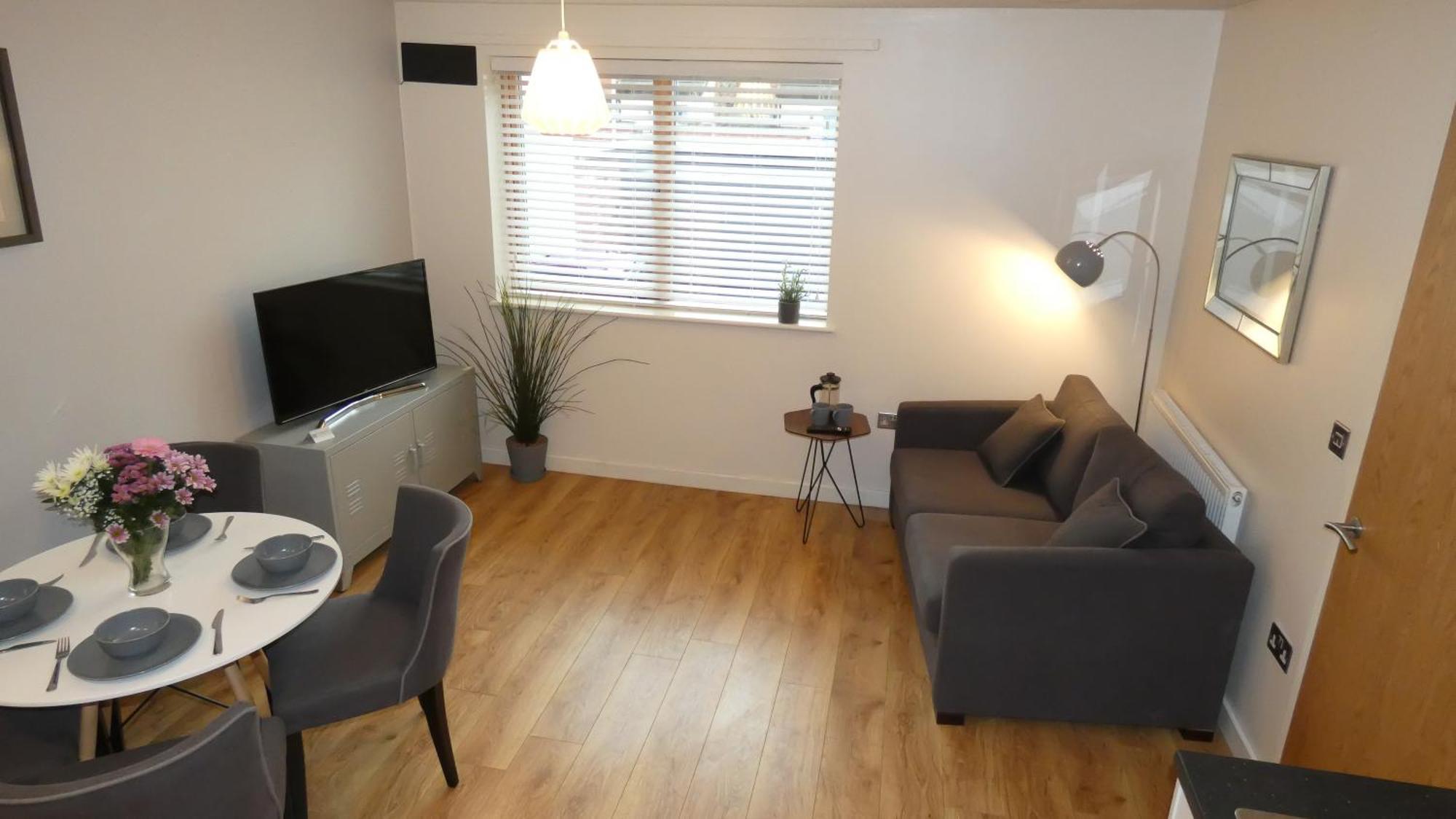 טלפורד Three Bedroom Townhouse With Parking חדר תמונה
