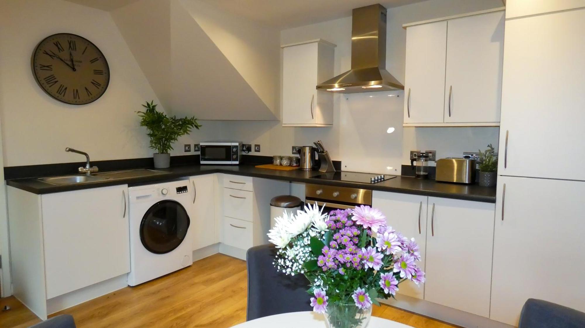 טלפורד Three Bedroom Townhouse With Parking חדר תמונה