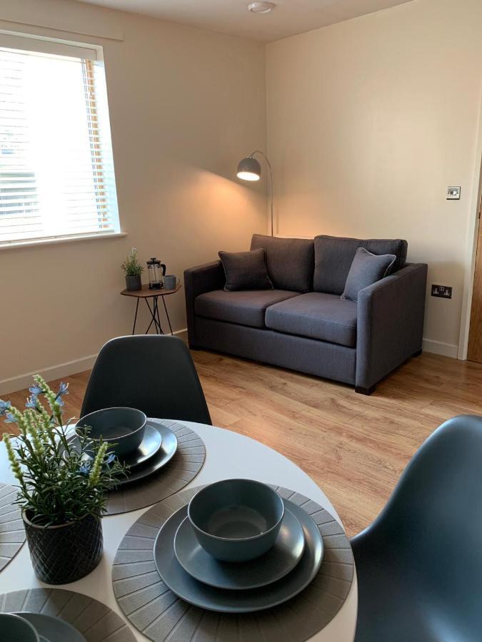 טלפורד Three Bedroom Townhouse With Parking מראה חיצוני תמונה